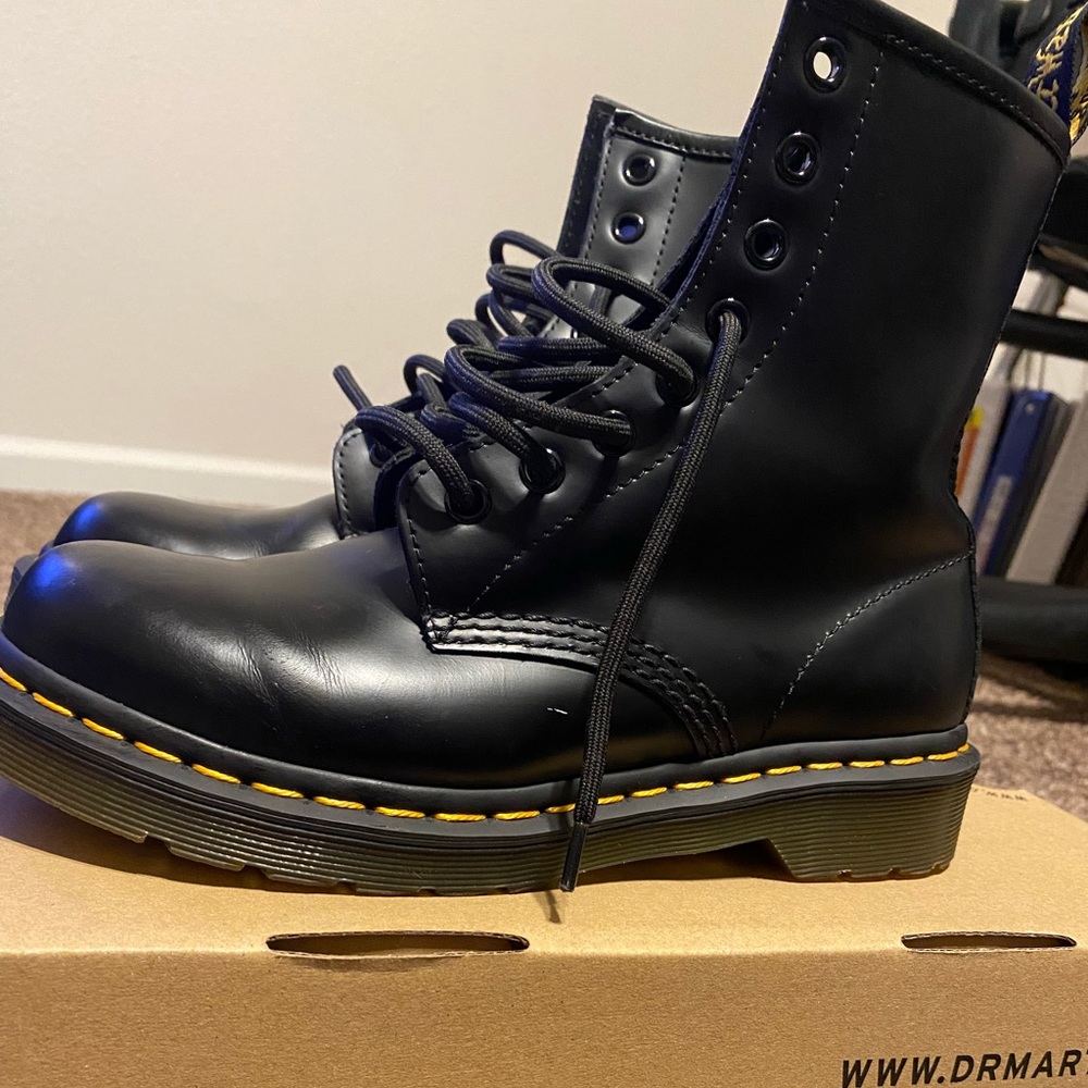DR. MARTENS